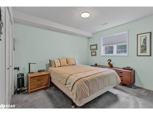 38 Fatima Court, Wasaga Beach, ON - Indoor Photo Showing Bedroom