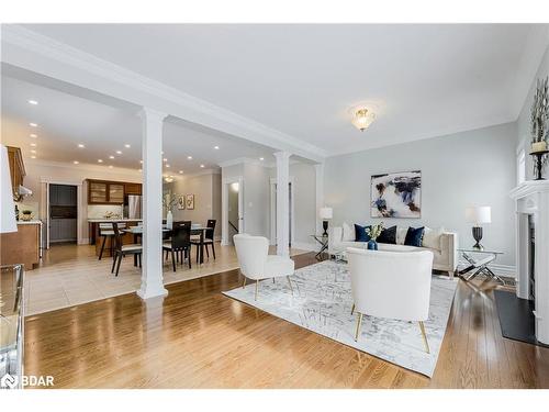 88 Edwards Drive, Barrie, ON - Indoor Photo Showing Living Room