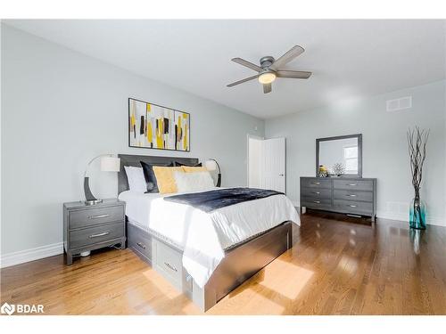 88 Edwards Drive, Barrie, ON - Indoor Photo Showing Bedroom