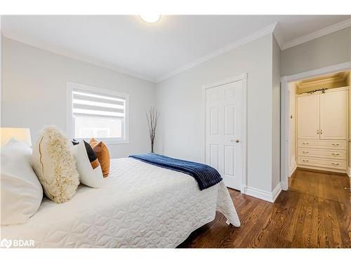 88 Edwards Drive, Barrie, ON - Indoor Photo Showing Bedroom