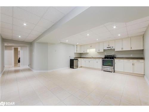 88 Edwards Drive, Barrie, ON - Indoor Photo Showing Kitchen