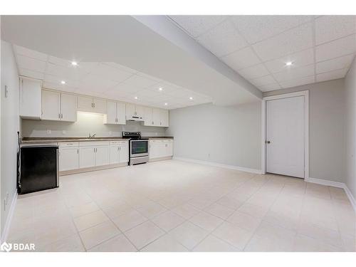 88 Edwards Drive, Barrie, ON - Indoor Photo Showing Kitchen