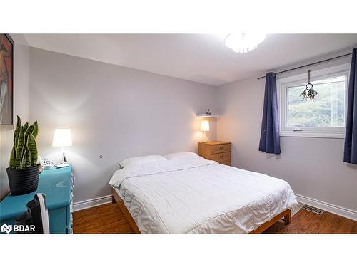 780 Pinegrove Avenue, Innisfil, ON - Indoor Photo Showing Bedroom