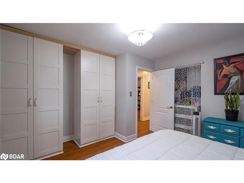 780 Pinegrove Avenue, Innisfil, ON - Indoor Photo Showing Bedroom