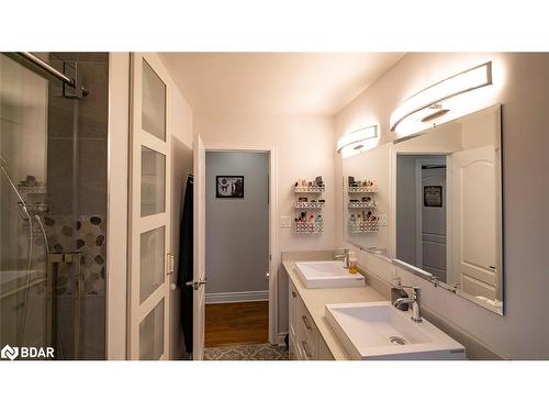 780 Pinegrove Avenue, Innisfil, ON - Indoor Photo Showing Bathroom