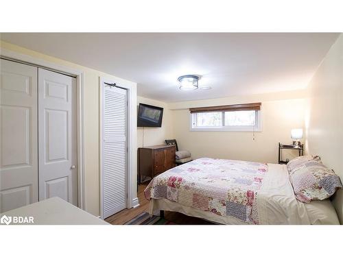 780 Pinegrove Avenue, Innisfil, ON - Indoor Photo Showing Bedroom