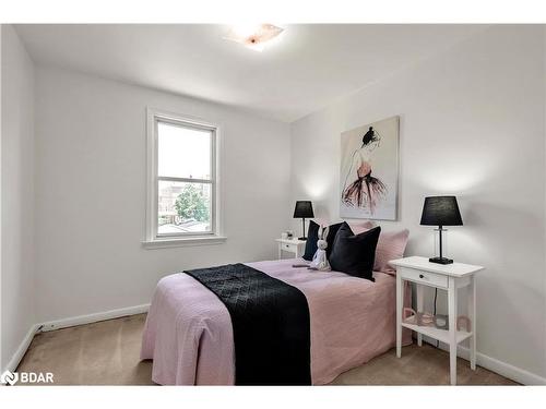 55 Laurel Avenue, Toronto, ON - Indoor Photo Showing Bedroom