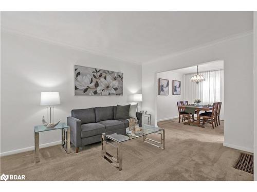 55 Laurel Avenue, Toronto, ON - Indoor Photo Showing Living Room