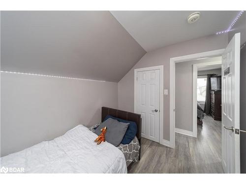 96 Province Street N, Hamilton, ON - Indoor Photo Showing Bedroom