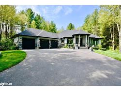 2 Sycamore Circle  Springwater, ON L0L 2K0