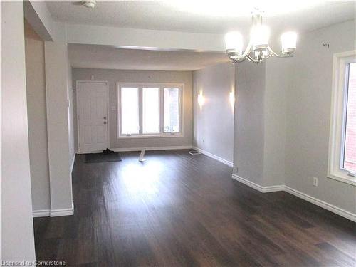 136 Robins Avenue, Hamilton, ON - Indoor Photo Showing Other Room