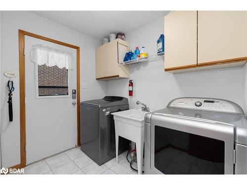 70 Lillian Crescent, Barrie, ON - Indoor Photo Showing Laundry Room