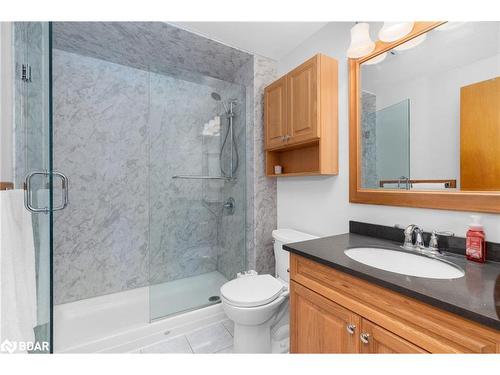 70 Lillian Crescent, Barrie, ON - Indoor Photo Showing Bathroom