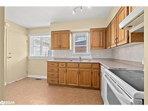 7 Rexway Drive, Georgetown, ON - Indoor Photo Showing Kitchen With Double Sink