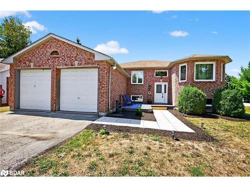 2 Birchmount Circle  Wasaga Beach, ON L9Z 1H8