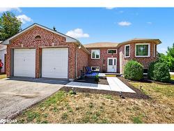 2 Birchmount Circle  Wasaga Beach, ON L9Z 1H8