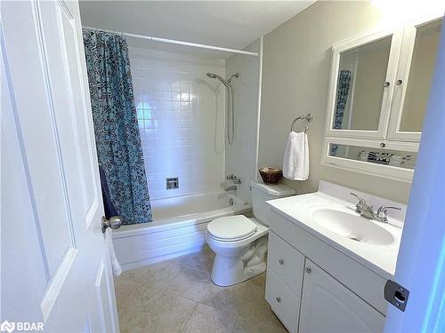 702-414 Blake Street, Barrie, ON - Indoor Photo Showing Bathroom