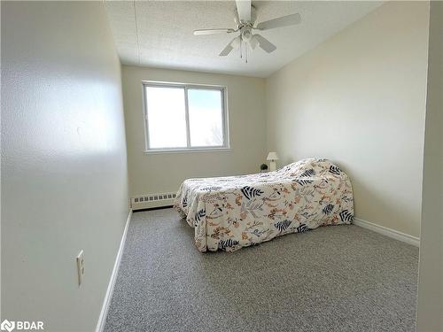 702-414 Blake Street, Barrie, ON - Indoor Photo Showing Bedroom