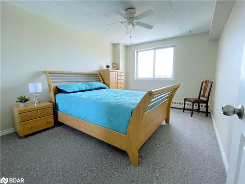 702-414 Blake Street, Barrie, ON - Indoor Photo Showing Bedroom