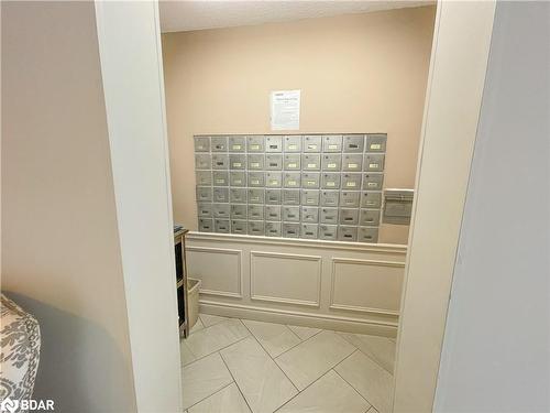 702-414 Blake Street, Barrie, ON - Indoor Photo Showing Other Room