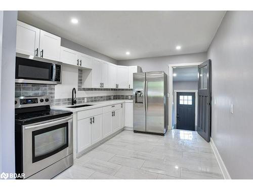 299 Mary Street, Orillia, ON - Indoor Photo Showing Kitchen