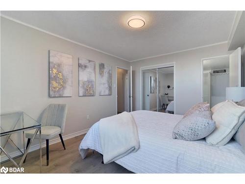 609-966 Inverhouse Drive, Peel, ON - Indoor Photo Showing Bedroom