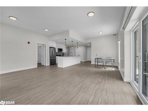 211-121 Mary Street, Creemore, ON - Indoor