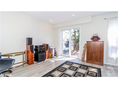 33B Cundles Road E, Barrie, ON - Indoor