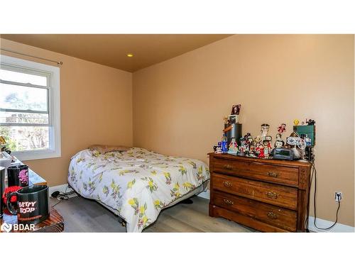 33B Cundles Road E, Barrie, ON - Indoor Photo Showing Bedroom