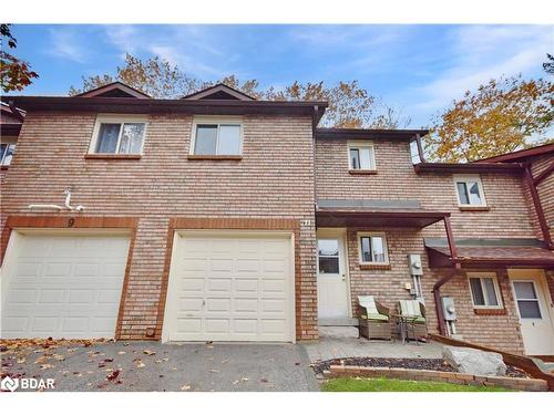11 Pheasant Trail  Barrie, ON L4N 6W4