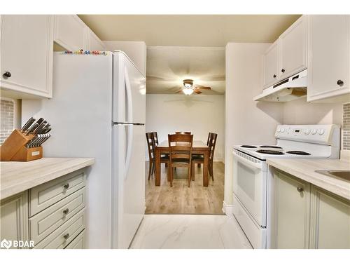 11 Pheasant Trail, Barrie, ON - Indoor Photo Showing Kitchen