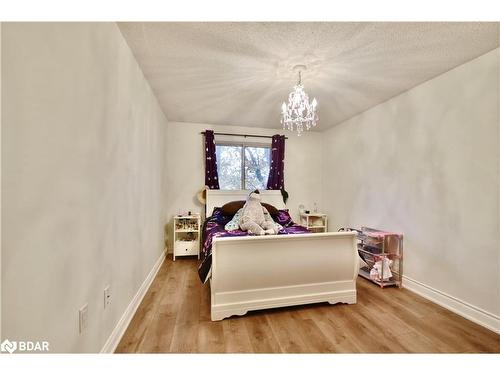 11 Pheasant Trail, Barrie, ON - Indoor Photo Showing Bedroom