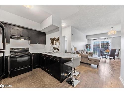 205-720 Yonge Street, Barrie, ON - Indoor Photo Showing Kitchen