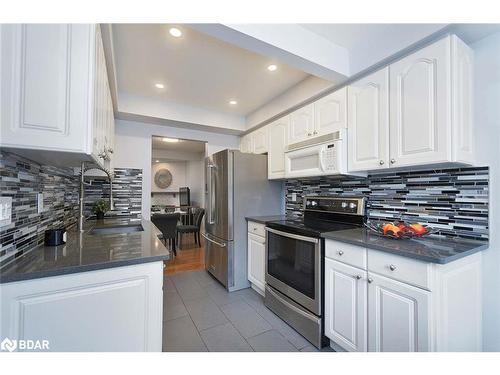 34-800 Upper Paradise Road, Hamilton, ON - Indoor Photo Showing Kitchen With Upgraded Kitchen
