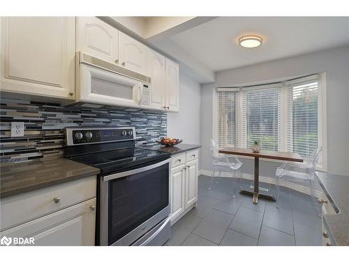 34-800 Upper Paradise Road, Hamilton, ON - Indoor Photo Showing Kitchen With Upgraded Kitchen