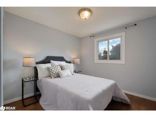 34-800 Upper Paradise Road, Hamilton, ON - Indoor Photo Showing Bedroom