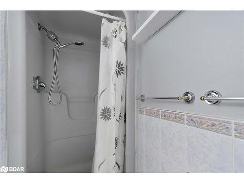 34-800 Upper Paradise Road, Hamilton, ON - Indoor Photo Showing Bathroom