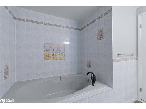 34-800 Upper Paradise Road, Hamilton, ON - Indoor Photo Showing Bathroom