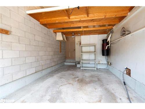 34-800 Upper Paradise Road, Hamilton, ON - Indoor Photo Showing Garage