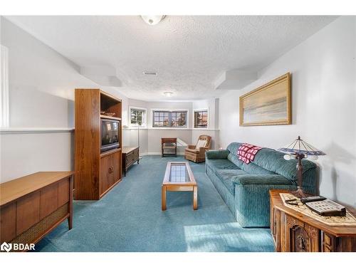 30 Charles Street, Penetanguishene, ON - Indoor Photo Showing Other Room