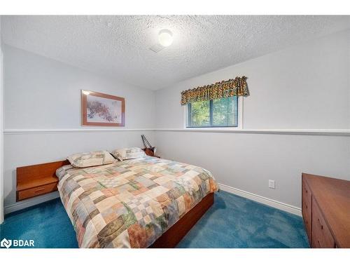30 Charles Street, Penetanguishene, ON - Indoor Photo Showing Bedroom