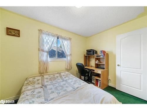 30 Charles Street, Penetanguishene, ON - Indoor Photo Showing Bedroom