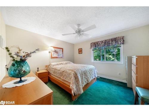 30 Charles Street, Penetanguishene, ON - Indoor Photo Showing Bedroom