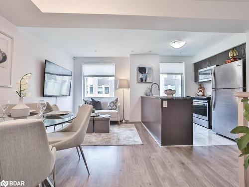 232-7 Applewood Lane, Toronto, ON - Indoor