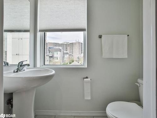 232-7 Applewood Lane, Toronto, ON - Indoor Photo Showing Bathroom