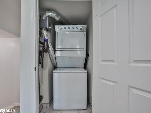 232-7 Applewood Lane, Toronto, ON - Indoor Photo Showing Laundry Room