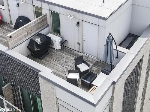 232-7 Applewood Lane, Toronto, ON - Outdoor With Exterior