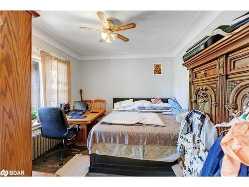 74 Kenilworth Avenue S, Hamilton, ON - Indoor Photo Showing Bedroom