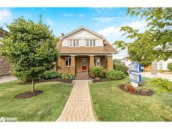 142 Martin Street  Milton, ON L9T 2R2