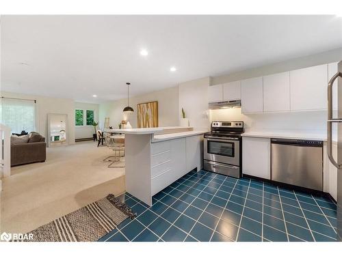 548 Oxbow Crescent, Collingwood, ON - Indoor Photo Showing Kitchen